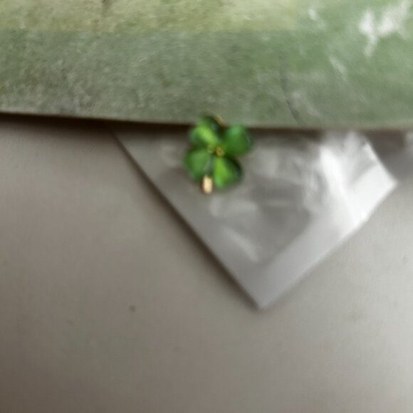 brand  new fashion four-leaf Clover stud earrings - Picture 2 of 2